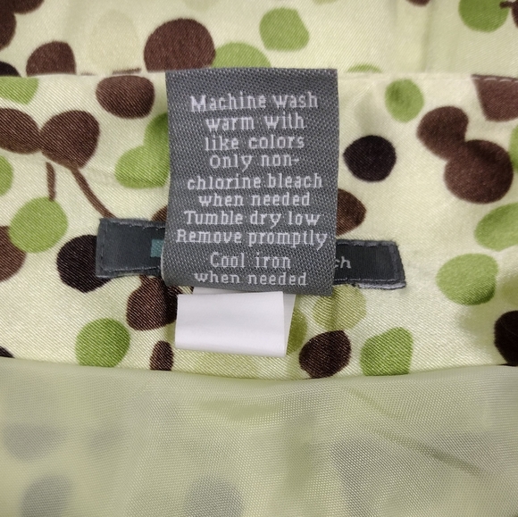 Iridescent Green Berry Pattern Skirt - Picture 5 of 5